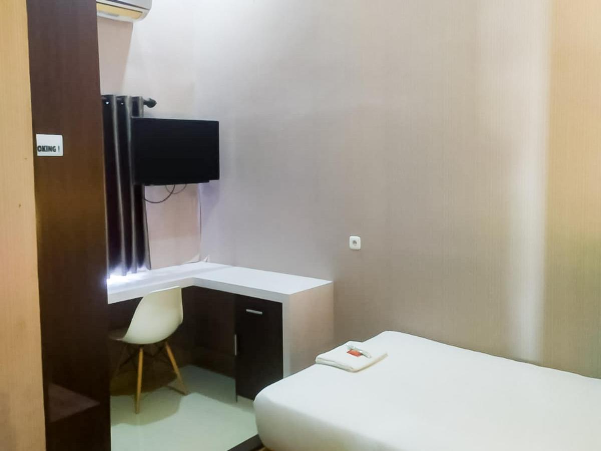 Reddoorz Syariah Near Sultan Syarif Kasim II Airport 호텔 페칸바루 외부 사진