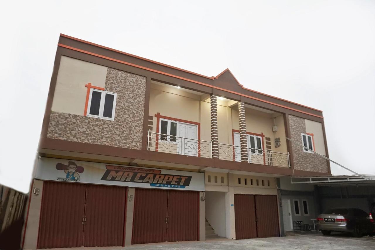 Reddoorz Syariah Near Sultan Syarif Kasim II Airport 호텔 페칸바루 외부 사진